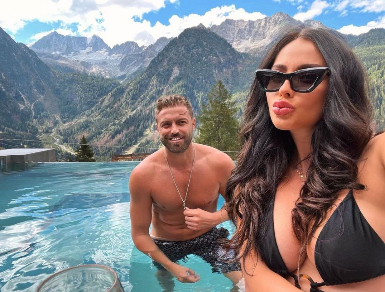 I-au șocat pe toți când au postat fotografie cu bebelușul! Cel mai hot cuplu din România a ales să păstreze sarcina secretă: „N-a fost greu!” _36