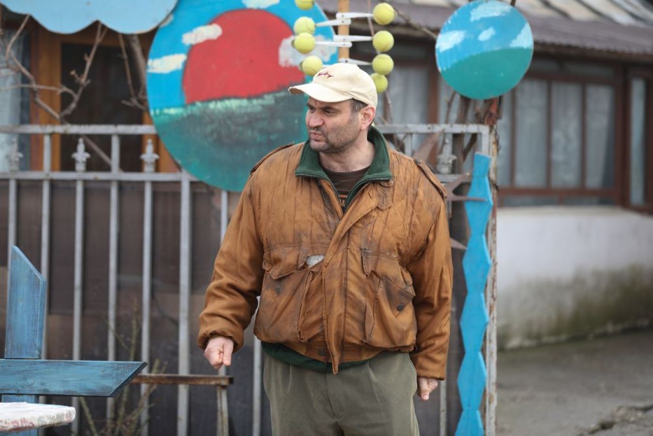 Joi seară, românii au urmărit cu sufletul la gură noile sezoane Las Fierbinți și Șef sub acoperire! Cele două producții PRO TV au fost lider absolut de audiență!_1