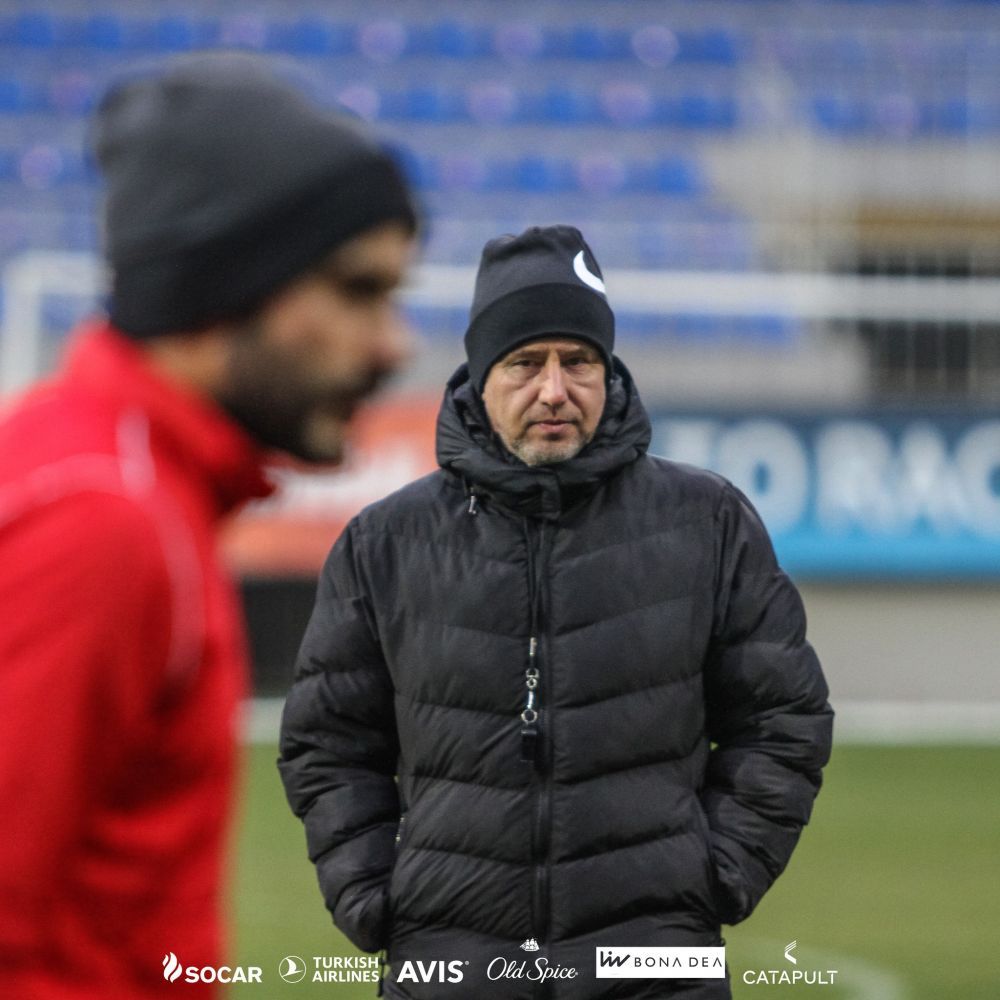 Laurențiu Reghecampf, condamnat la locul 3 în Azerbaidjan! Încă un pas greșit pentru Neftchi Baku_3