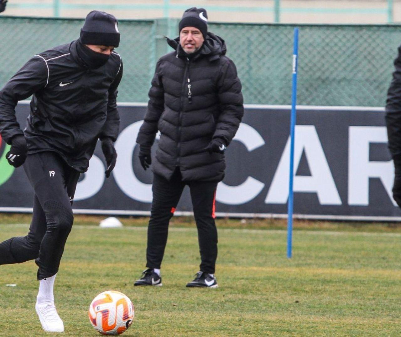 Laurențiu Reghecampf, condamnat la locul 3 în Azerbaidjan! Încă un pas greșit pentru Neftchi Baku_8