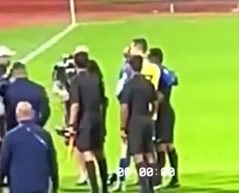 Gestul făcut de Cristiano Ronaldo la finalul meciului în care a marcat patru goluri. Cu cine s-a fotografiat _3