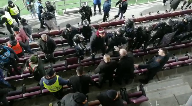 Scandal la finalul meciului Rapid - FCU Craiova! Fanii au încercat să meargă la loja lui Mititelu _2
