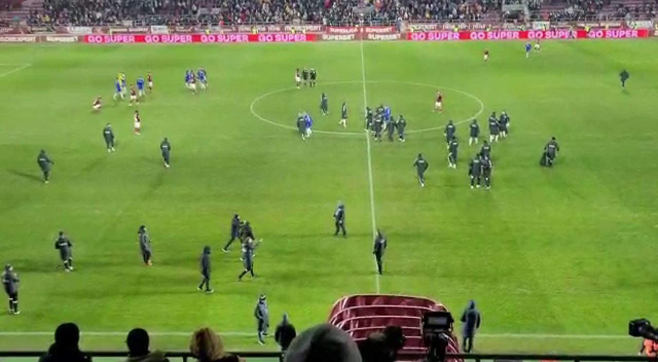 Imaginile care nu s-au văzut la TV: ce a făcut Adrian Mutu imediat după eșecul cu FC U Craiova_1