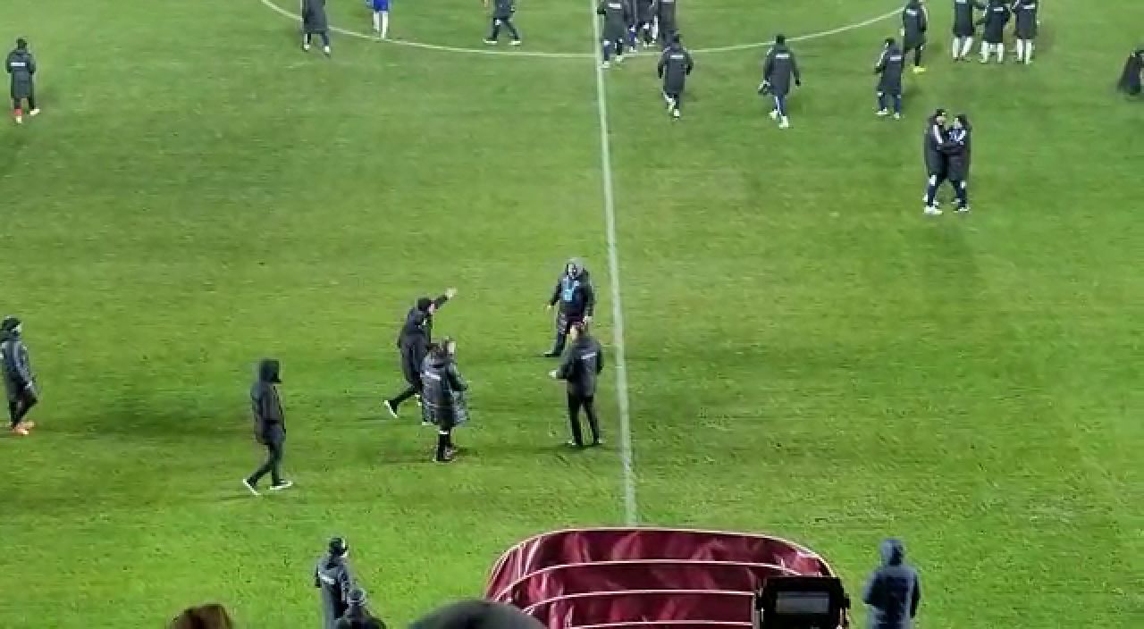 Imaginile care nu s-au văzut la TV: ce a făcut Adrian Mutu imediat după eșecul cu FC U Craiova_2