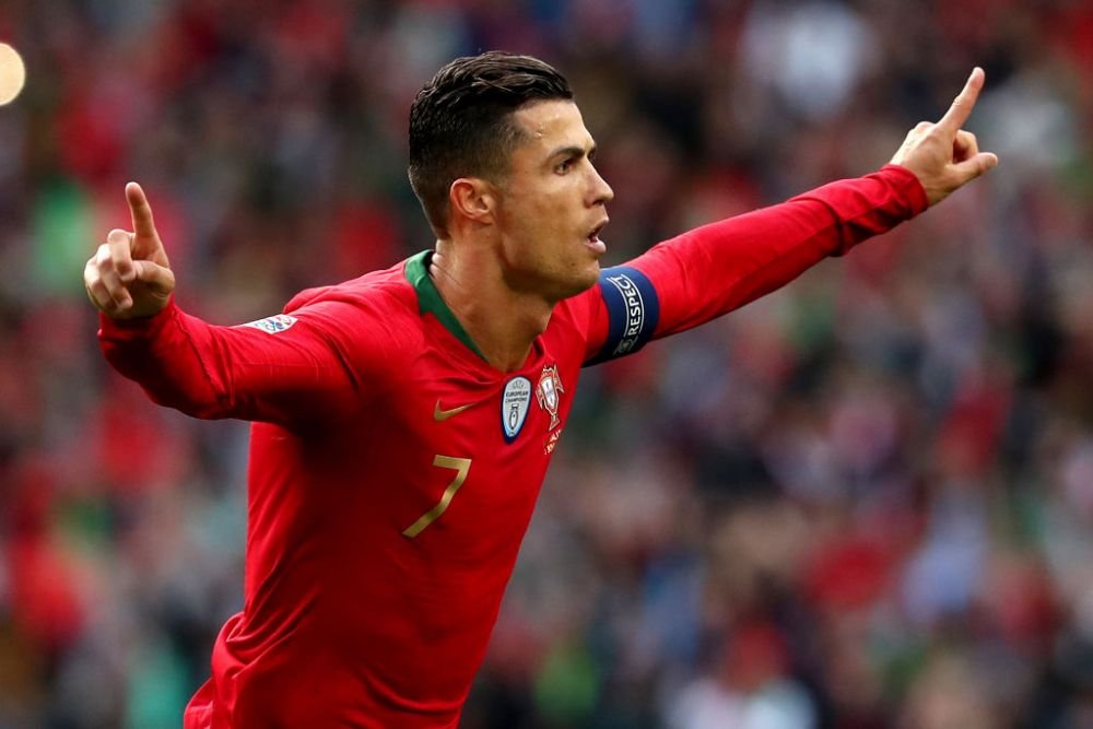 Care 38 de ani?! Cristiano Ronaldo și-a etalat pătrățelele după ce a înscris patru goluri pentru Al-Nassr _23