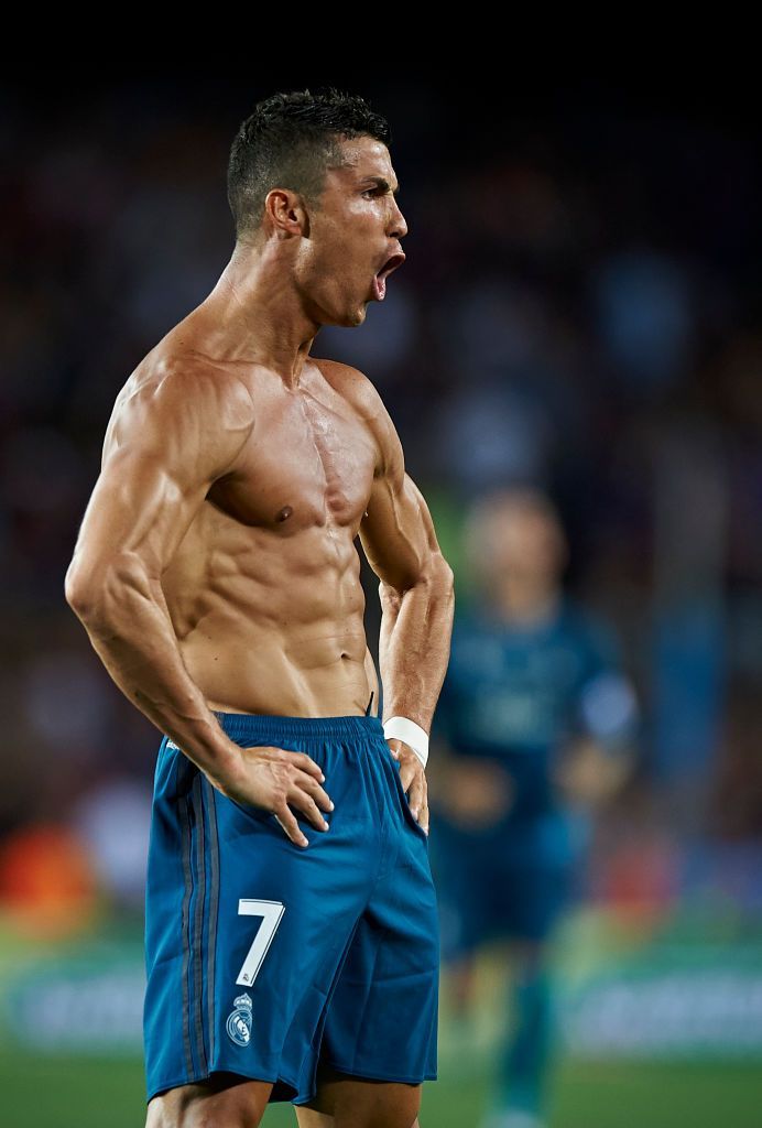 Care 38 de ani?! Cristiano Ronaldo și-a etalat pătrățelele după ce a înscris patru goluri pentru Al-Nassr _35
