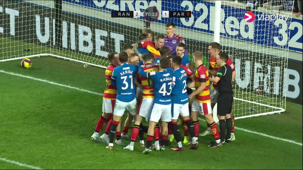 Haos la meciul lui Ianis Hagi: antrenorul lui Rangers le-a cerut jucătorilor să-i lase pe adversari să marcheze_4