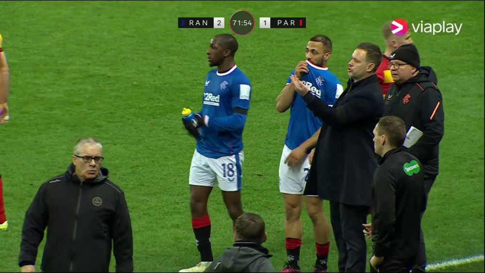 Haos la meciul lui Ianis Hagi: antrenorul lui Rangers le-a cerut jucătorilor să-i lase pe adversari să marcheze_7