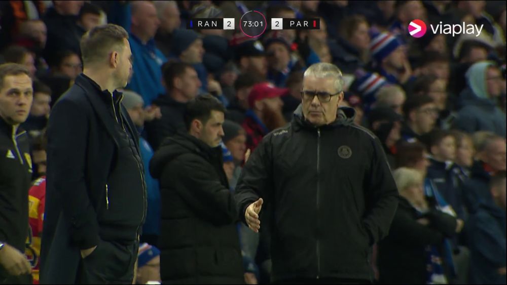 Haos la meciul lui Ianis Hagi: antrenorul lui Rangers le-a cerut jucătorilor să-i lase pe adversari să marcheze_14