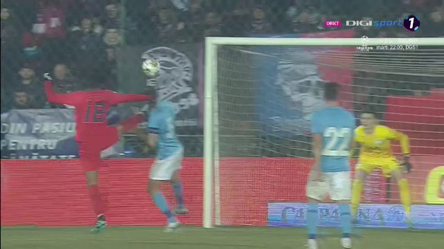 ”Este interesant un aspect”. Ce a remarcat Ilie Dumitrescu la faultul grosolan al lui Edjouma_8