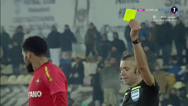 ”Este interesant un aspect”. Ce a remarcat Ilie Dumitrescu la faultul grosolan al lui Edjouma_19