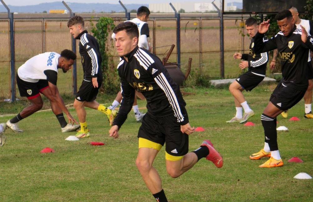 Petrolul s-a despărțit de cel mai vechi jucători din lot și de un portar de perspectivă_3