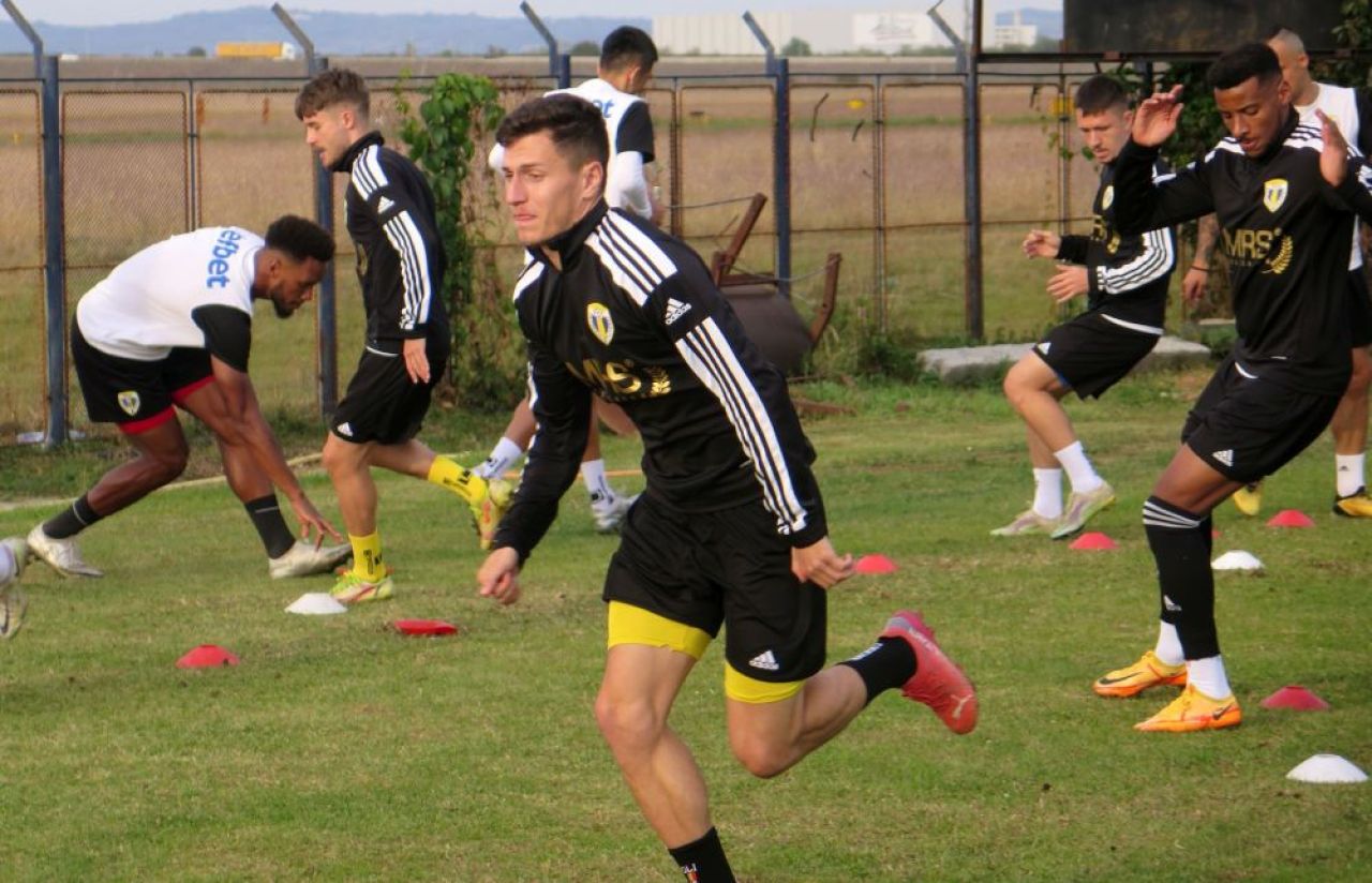 Petrolul s-a despărțit de cel mai vechi jucători din lot și de un portar de perspectivă_3
