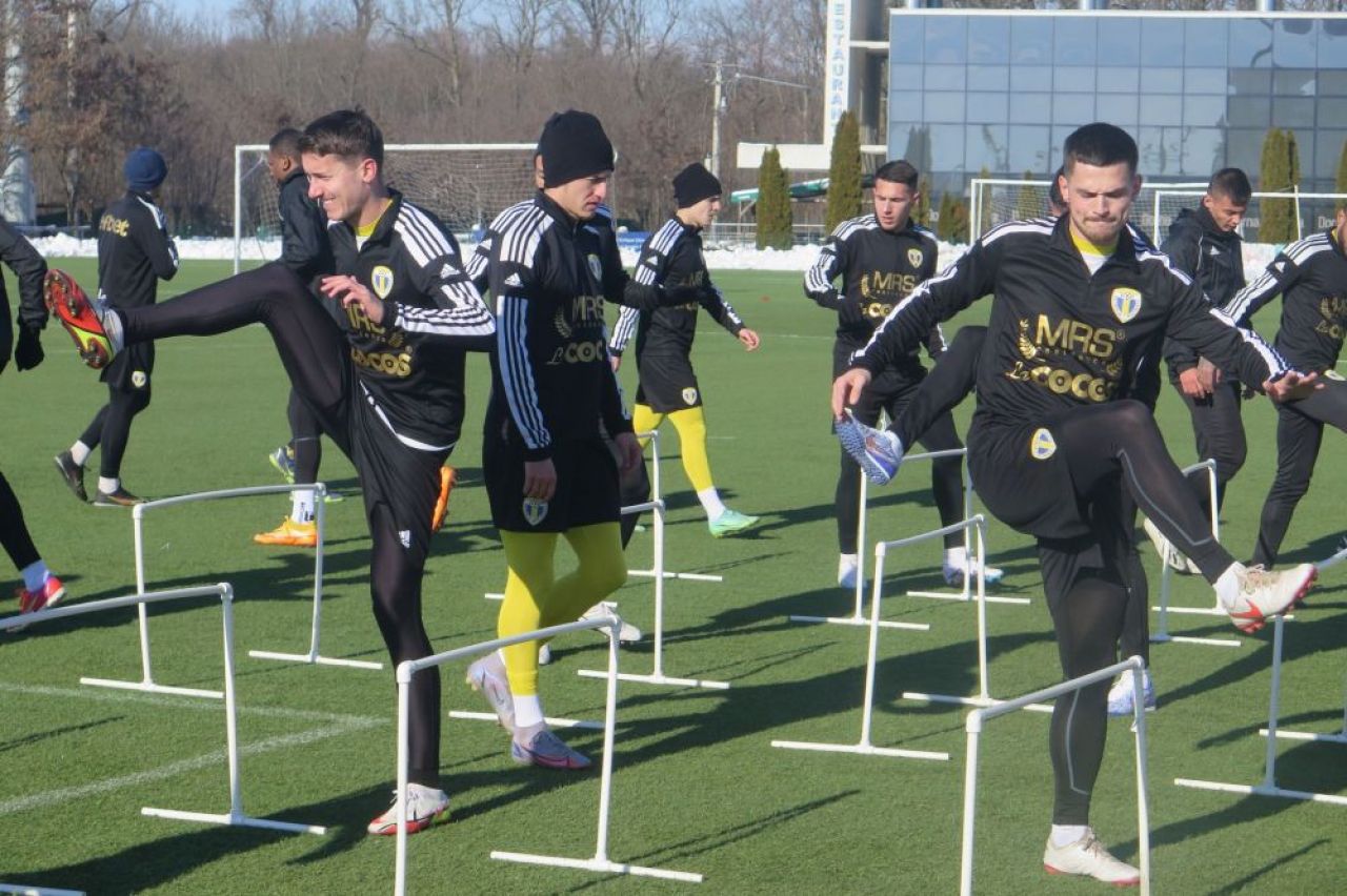 Petrolul s-a despărțit de cel mai vechi jucători din lot și de un portar de perspectivă_8