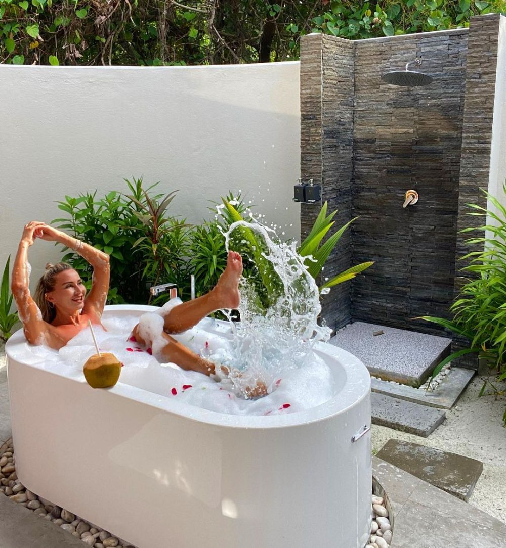 Crina Abrudan e noua senzație de la Survivor Rom&acirc;nia! La 45 de ani, vedeta face furori pe Instagram cu trupul său&nbsp;