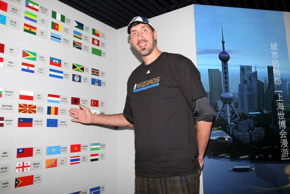 Ghiță Mureșan, stabilit de 30 de ani în SUA: „Sunt român, vin mereu cu plăcere acasă” / „M-am bucurat pentru Messi că a luat titlul mondial”. Big Ghiță a împlinit 52 de ani_11