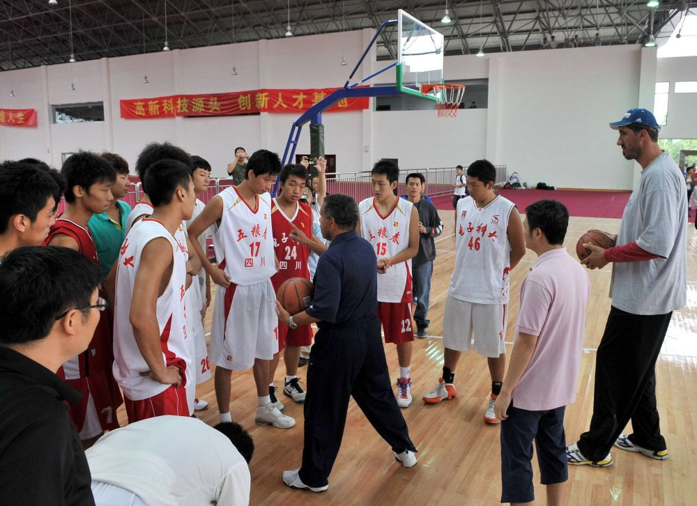 Ghiță Mureșan, stabilit de 30 de ani în SUA: „Sunt român, vin mereu cu plăcere acasă” / „M-am bucurat pentru Messi că a luat titlul mondial”. Big Ghiță a împlinit 52 de ani_19