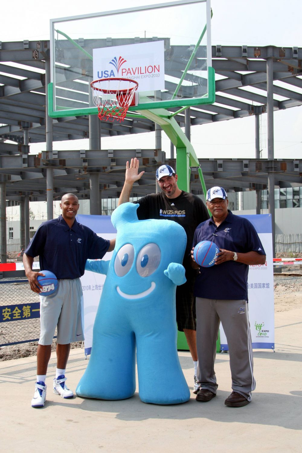 Ghiță Mureșan, stabilit de 30 de ani în SUA: „Sunt român, vin mereu cu plăcere acasă” / „M-am bucurat pentru Messi că a luat titlul mondial”. Big Ghiță a împlinit 52 de ani_28