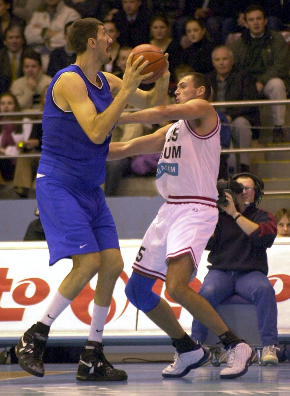 Ghiță Mureșan, stabilit de 30 de ani în SUA: „Sunt român, vin mereu cu plăcere acasă” / „M-am bucurat pentru Messi că a luat titlul mondial”. Big Ghiță a împlinit 52 de ani_35