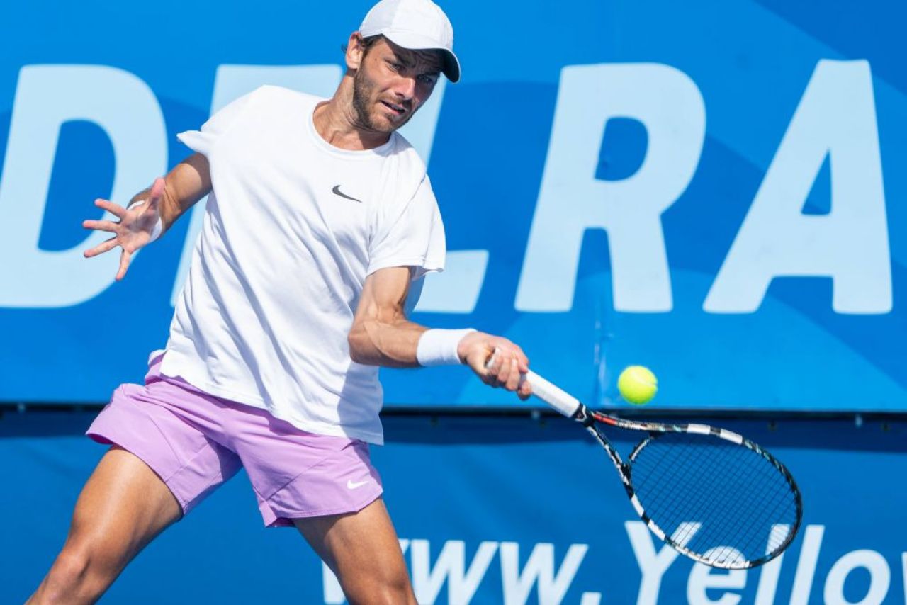 Lucrează full-time, dar l-a bătut pe un fost număr 8 ATP: „A trebuit să ies mai devreme de la muncă, m-a lăsat șeful!”_1