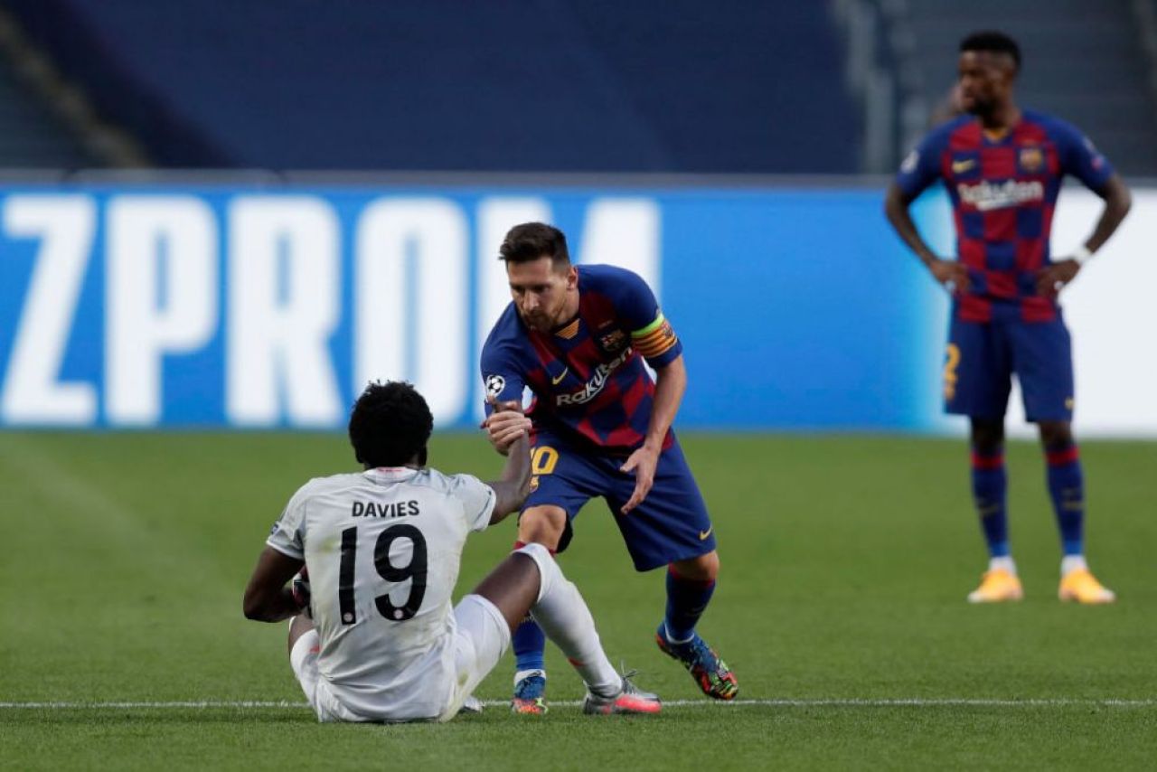 I-a cerut tricoul idolului Messi după ce Bayern a dat de pământ cu Barca, dar a fost ignorat! Ce s-a întâmplat după PSG - Bayern _5