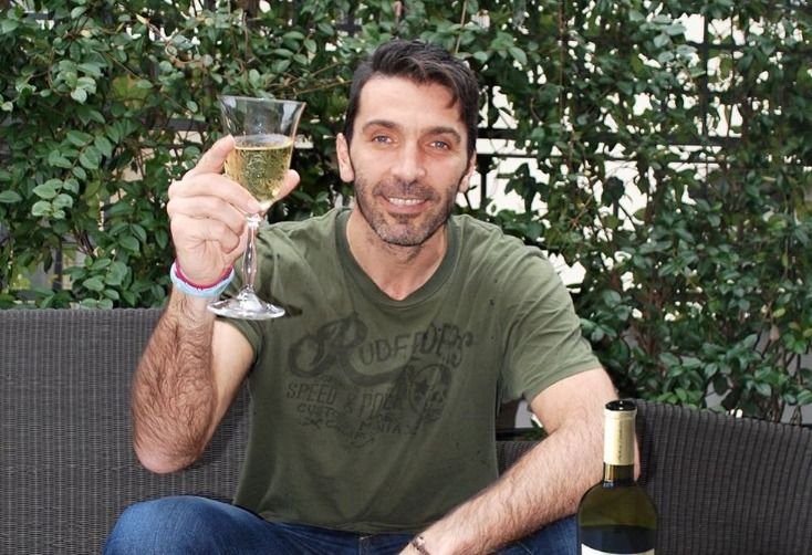 SPECIAL | 45 de ani și numărătoarea continuă. Secretele lui Buffon: ce a schimbat în meniul său și relația sănătoasă cu banii_13