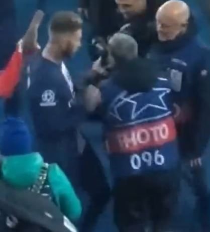 Reacția lui Sergio Ramos după ce au apărut imaginile în care îmbrâncea furios un fotograf _2