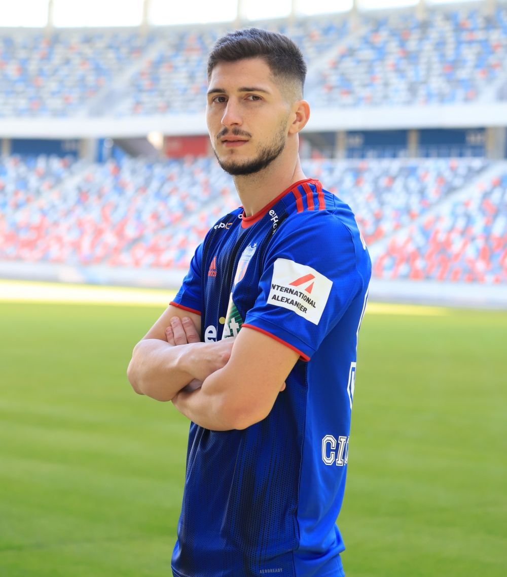Steaua București și-a prezentat ultimele două achiziții! Un atacant și un fundaș central pentru Daniel Oprița_4