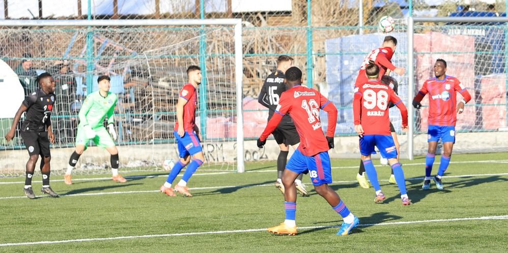 Steaua București și-a prezentat ultimele două achiziții! Un atacant și un fundaș central pentru Daniel Oprița_6