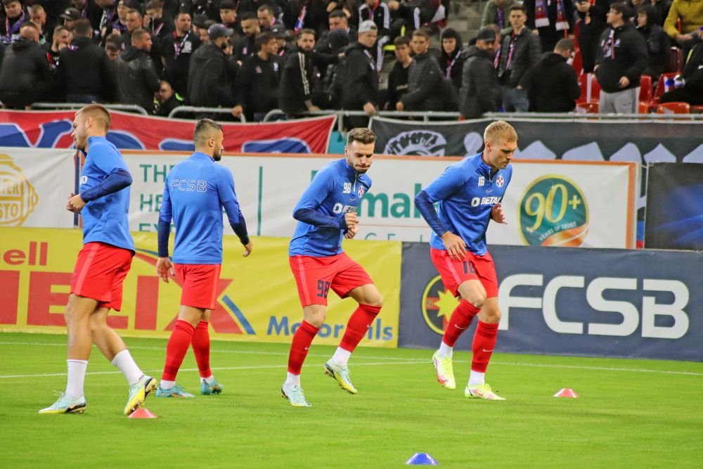 Joacă la Rapid și FCSB, dar ies împreună în oraș: 