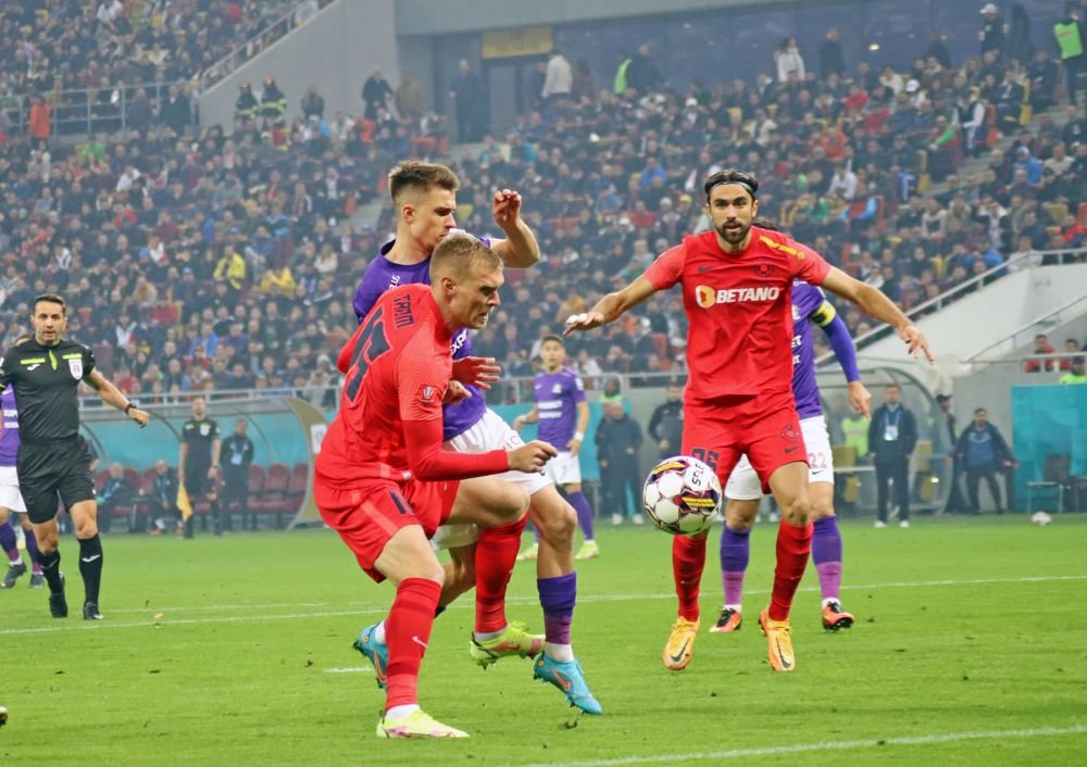 Joacă la Rapid și FCSB, dar ies împreună în oraș: 