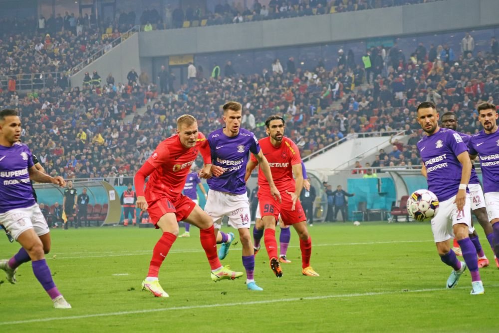 Joacă la Rapid și FCSB, dar ies împreună în oraș: 