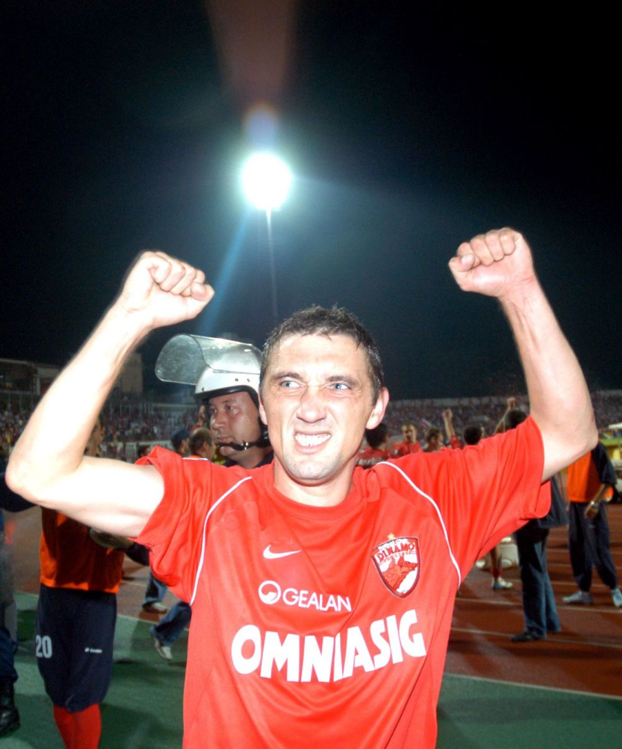 Dennis Șerban: ”Îmi face rău când mă uit la fotbal. Îmi e dor de el și mă răscolește”. Amintiri cu Claudio Ranieri și Rafa Benitez_1