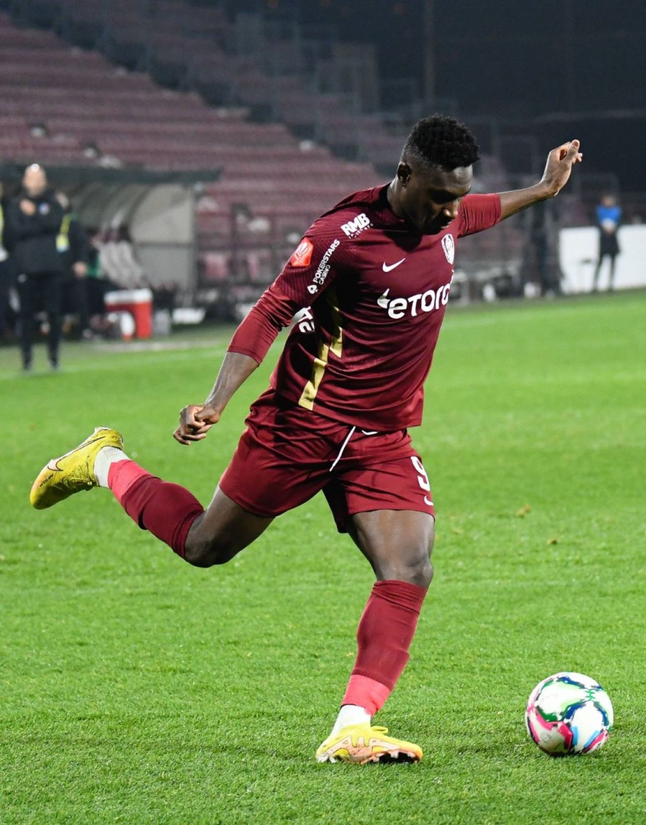 SPECIAL | Patronul a transferat oameni de gol, Dan Petrescu i-a dat la o parte pe toți. Cum a ajuns CFR Cluj să atace cu Bîrligea pe Olimpico_7