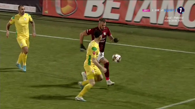 Golgheterul Dugandzic a înscris din penalty, dar a ratat la „reluare”! Faza care îi putea aduce victoria Rapidului _4