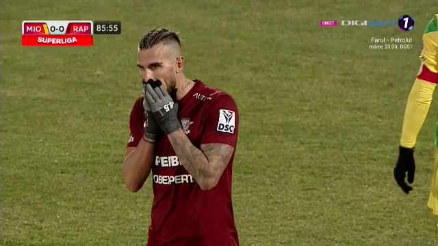 Golgheterul Dugandzic a înscris din penalty, dar a ratat la „reluare”! Faza care îi putea aduce victoria Rapidului _26