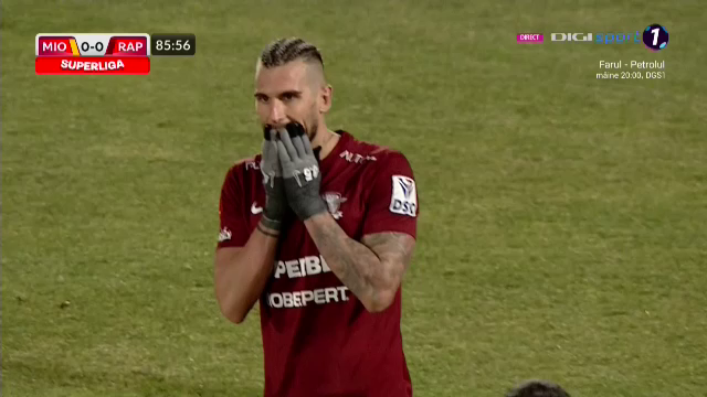 Golgheterul Dugandzic a înscris din penalty, dar a ratat la „reluare”! Faza care îi putea aduce victoria Rapidului _27