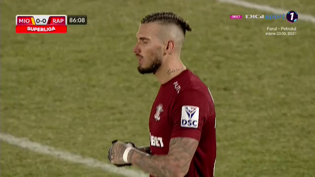 Golgheterul Dugandzic a înscris din penalty, dar a ratat la „reluare”! Faza care îi putea aduce victoria Rapidului _34