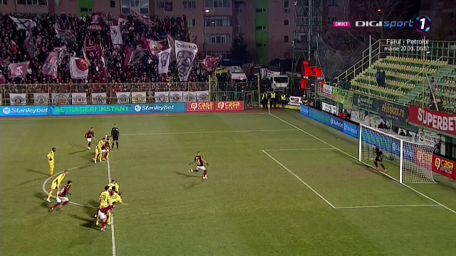 Golgheterul Dugandzic a înscris din penalty, dar a ratat la „reluare”! Faza care îi putea aduce victoria Rapidului _38