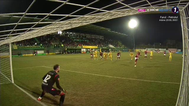 Golgheterul Dugandzic a înscris din penalty, dar a ratat la „reluare”! Faza care îi putea aduce victoria Rapidului _45