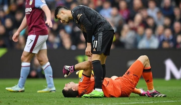 Emiliano Martinez nu a mai fost Superman! Campionul mondial a gafat &icirc;n Aston Villa - Arsenal 2-4