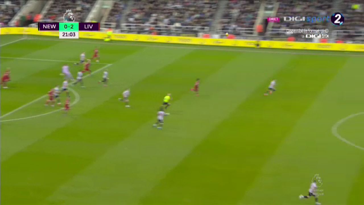 Ce-a fost în capul lui?! Arbitrul i-a arătat direct cartonașul roșu portarului de la Newcastle în meciul cu Liverpool_4