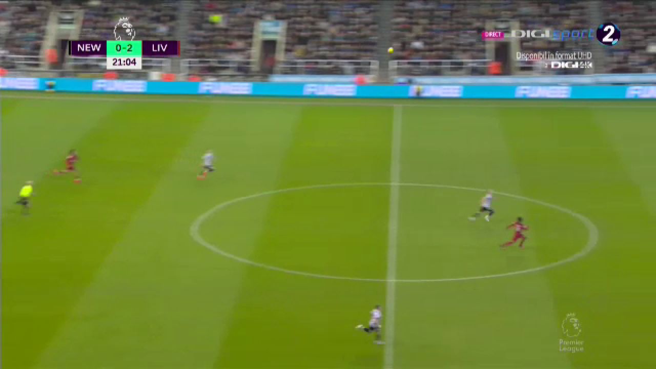 Ce-a fost în capul lui?! Arbitrul i-a arătat direct cartonașul roșu portarului de la Newcastle în meciul cu Liverpool_6