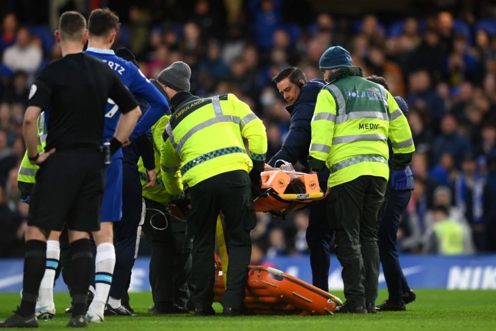 Chelsea, învinsă pe teren propriu de ultima clasată! Căpitanul londonezilor, scos pe targă după o intrare horror! Care e starea sa _3
