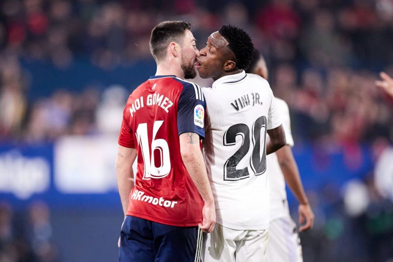 Vinicius și-a ieșit din minți pe teren. Insulte grave la adresa arbitrului + moment de reculegere stricat_1