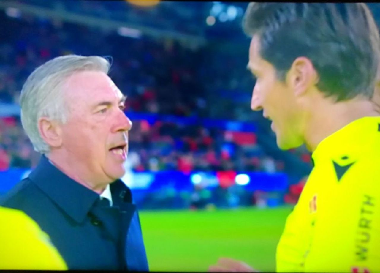 Carlo Ancelotti s-a dezlănțuit în pauza meciului cu Osasuna! S-a dus țintă la arbitru și a început să țipe la el _2