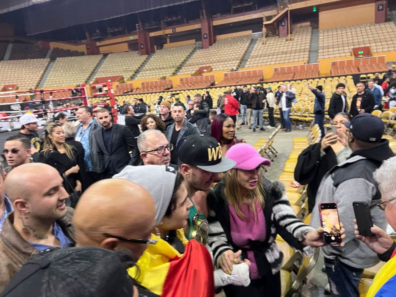 Victorie uriașă pentru Ronald Gavril în sala în care s-a bătut Muhammad Ali! A câștigat WBC Intercontinental American! Prima reacție a românului_1