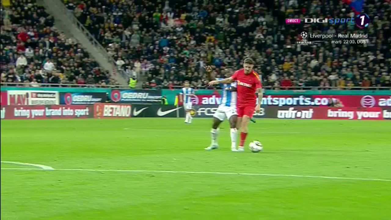 Fază uluitoare în FCSB - Universitatea Craiova! Arbitrul a dictat o eliminare, apoi a întors faza_3
