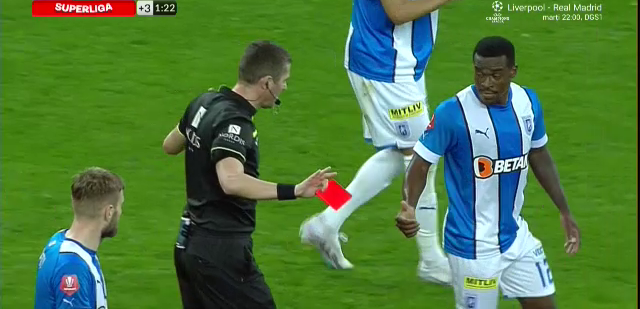 Fază uluitoare în FCSB - Universitatea Craiova! Arbitrul a dictat o eliminare, apoi a întors faza_6
