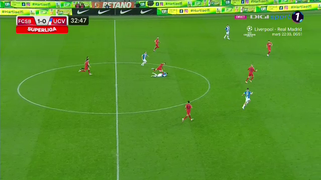 Tavi Popescu, iertat de un cartonaș roșu? A comis două faulturi în aceeași fază. Ce semn i-a făcut arbitrul_3